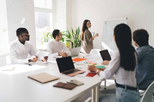 Quelles stratégies pour une carrière réussie en tant qu'expert en sécurité des drones civils ?